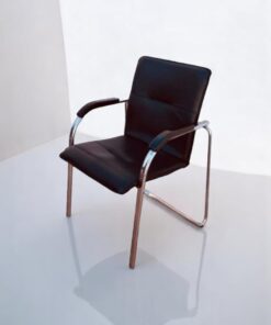 Chaise visiteur en simili-cuir