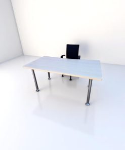 Bureau droit steelcase 154x80cm ajustable en hauteur