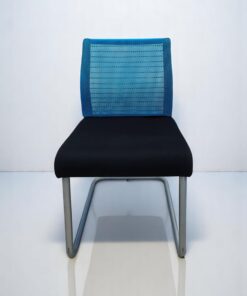 Chaise visiteur Steelcase think luge bleu